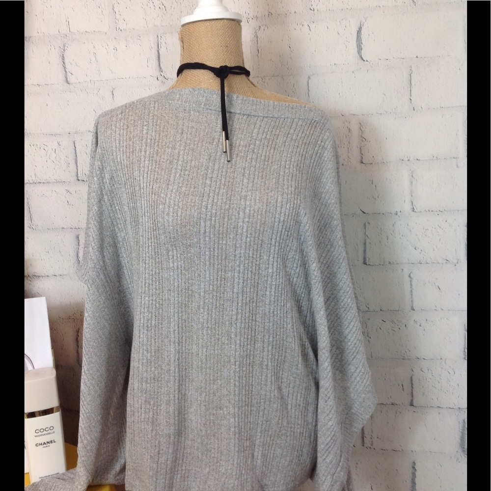 ⬇️ GREY BATWING SWEATER